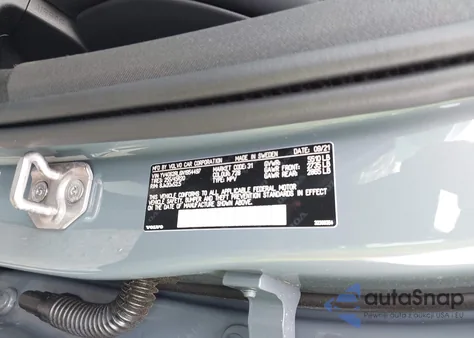 2022 Volvo Xc60 B6 Inscription z USA, uszkodzony, nr VIN YV4062RL6N1954497